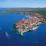 Lägenhet High View-a Seaside With Huge Jacuzzi Račišće