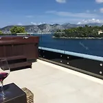 High View-a Seaside With Huge Jacuzzi Lägenhet