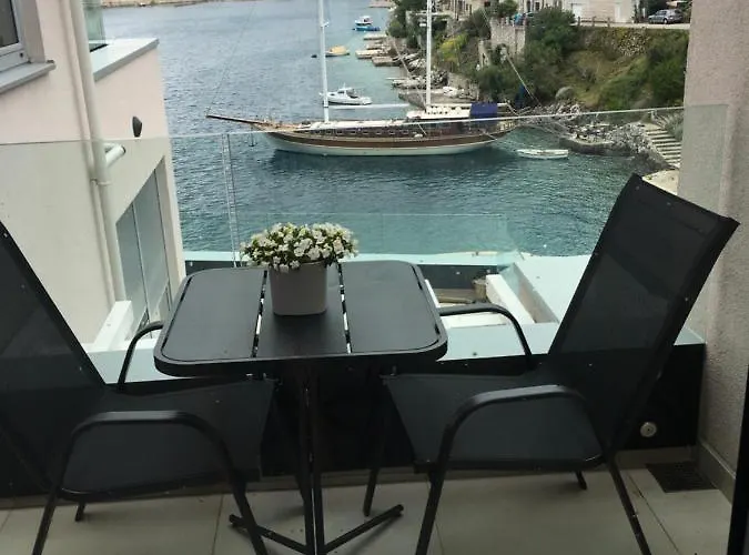 아파트 High View-a Seaside With Huge Jacuzzi Račišće