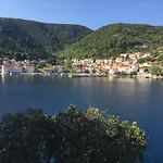 High View-a Seaside With Huge Jacuzzi