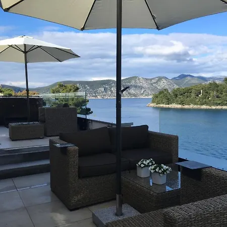 High View-a Seaside With Huge Jacuzzi Apartment