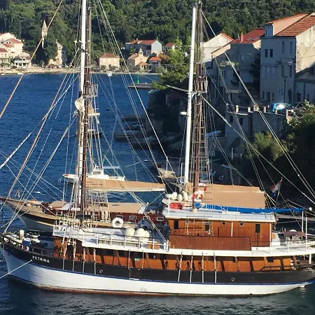 아파트 High View-a Seaside With Huge Jacuzzi Račišće
