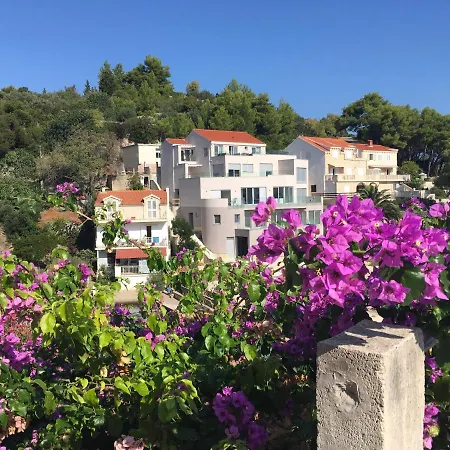 High View-a Seaside With Huge Jacuzzi Račišće